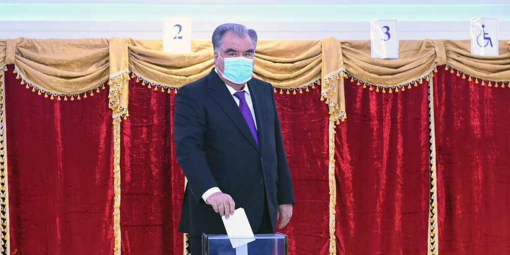 Tadžikistānas prezidenta vēlēšanās kārtējo reizi uzvar Rahmons