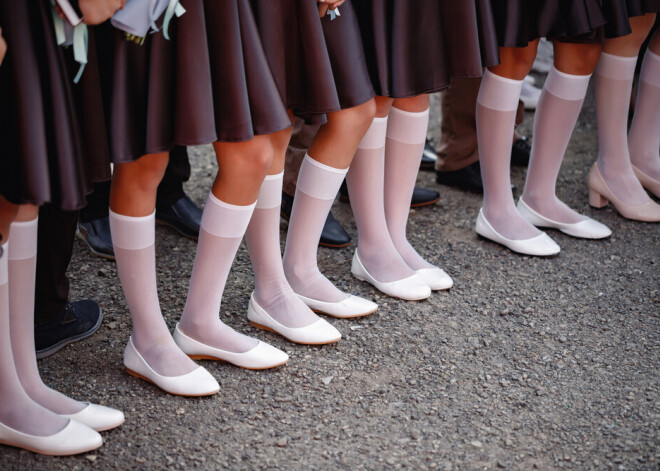 Учитель математики пошел под суд за то, что заглядывал под юбки школьницам