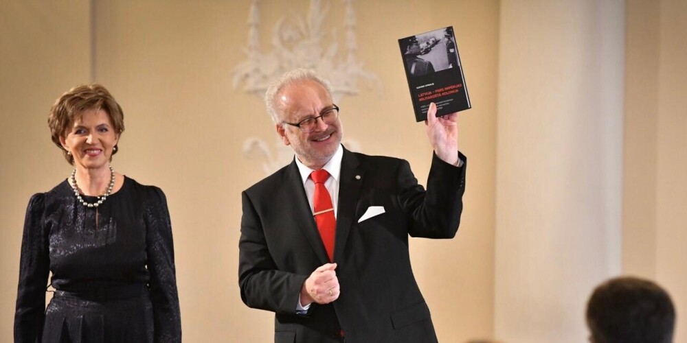 Atvērta ar Vaideres atbalstu izdotā grāmata, kas atmasko padomju militārismu Latvijā