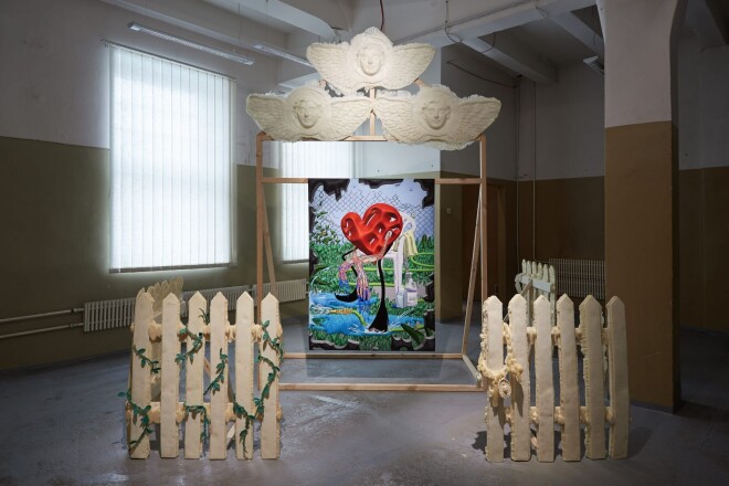 Līga Spunde. Darbs “Neviena svētība par ļaunu nenāks” festivāla “Survival Kit 11” ietvaros Tērbatas ielā 75, bijušajā Rakstniecības un mūzikas muzeja ēkā (04.09.–04.10.2020.).