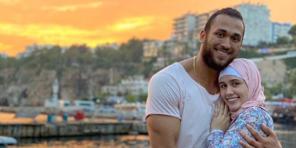 Rebeka Koha pēc saderināšanās ar Muhamedu Ibrahimu no Kataras pieņēma islāmu.