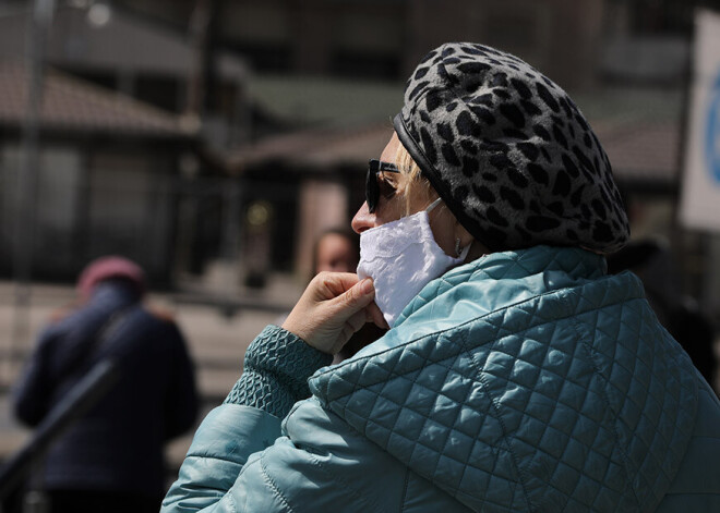 VM skaidro, kā rīkoties uzņēmējiem, ja klienti nelieto sejas maskas