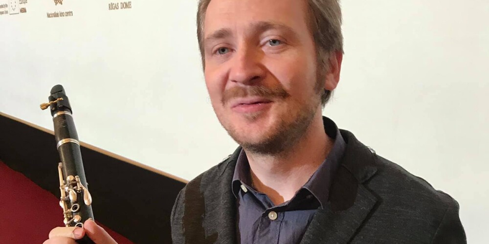 FOTO: Kādēļ Rīgas Starptautiskais kinofestivāls komponistam Jēkabam Nīmanim iesākās ar asiņojošu brūci?
