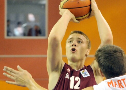 Latvijas basketbolists Artūrs Strautiņš.