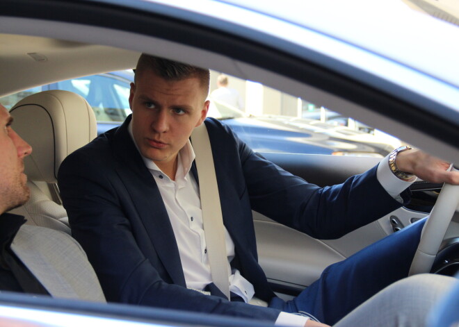 Kristaps Porziņģis papildina savu autoparku ar ekskluzīvu mersedesu