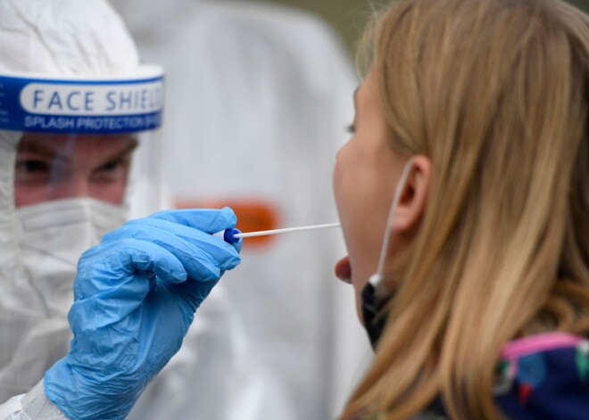 Lietuvā deviņi Covid-19 slimnieki pieslēgti pie plaušu ventilatoriem, Igaunijā situācija turpina uzlaboties