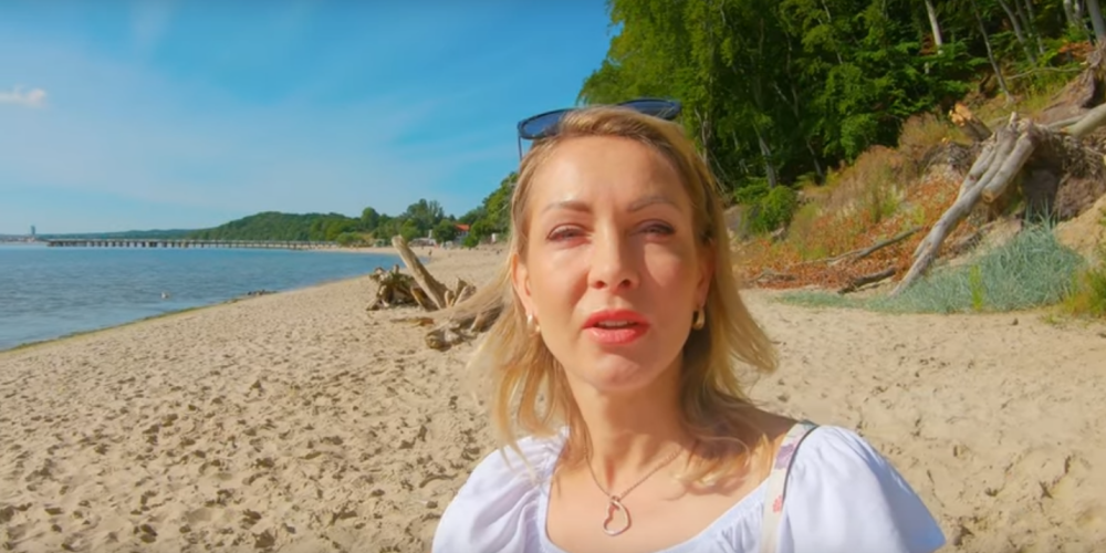 Savā ceļojumu raidījumā “Ceļot bez robežām” Cīruļi skatītājiem izstāsta, ko citās valstīs labāk apmeklēt, ko apskatīt, kur paēst un pats galvenais – cik tas viss maksā.