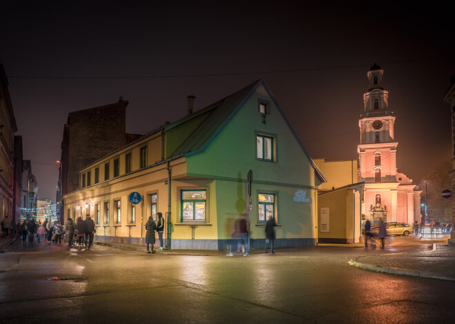 Liepājā notiek festivāls “Izgaismotā Liepāja”, kura laikā vēju pilsēta piedzīvojusi brīnišķīgas pārvērtības.