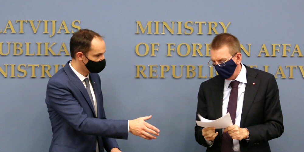 Pēc viesošanās Baltijas valstīs, tostarp Latvijā - Slovēnijas ārlietu ministrs inficējies ar Covid-19