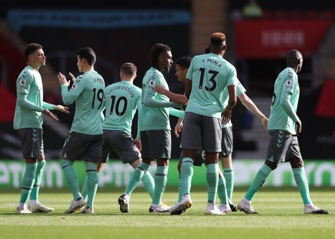 Premjerlīgas līdere "Everton" piedzīvo pirmo zaudējumu sezonā; Lesteras "City" uzvar "Arsenal"