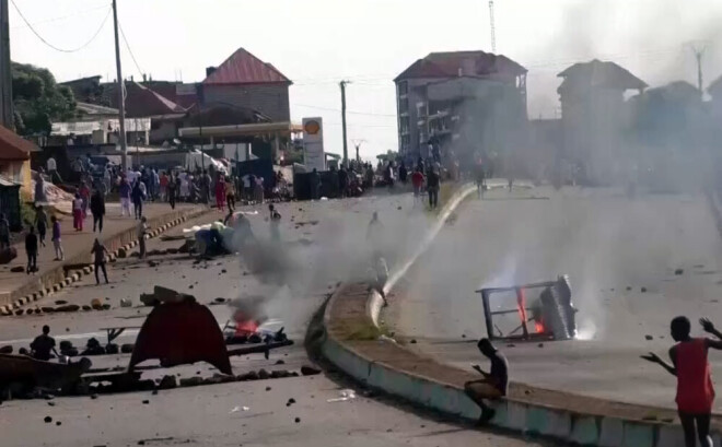 Kopš 19.oktobra nemieros gājis bojā 21 cilvēks, tostarp policisti.