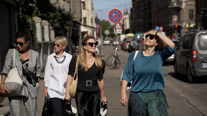 Šovā “Sapņu ķērājas" četras sabiedrībā zināmas dāmas - Una Ulme, Ieva Adamss, Grēta Peide un Liene Stepena - stāsies pretim emocionālām vājībām un uzdrīkstēsies piepildīt sen kārotus sapņus.