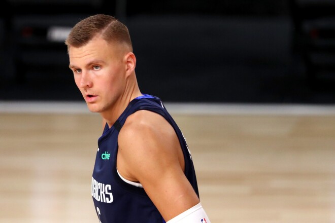 Latvijas slavenākais basketbolists Kristaps Porziņģis ierauts aizdomīgā krāpšanas shēmā sociālajos tīklos.