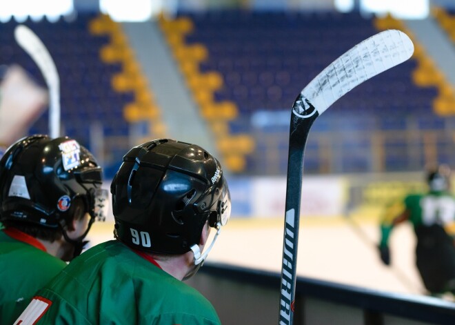 Latvijas U-20 hokeja izlasei septiņi Covid-19 gadījumi liegs piedalīties pārbaudes turnīrā