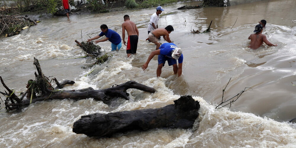 Filipīnās taifūnā "Goni" 16 bojāgājušie
