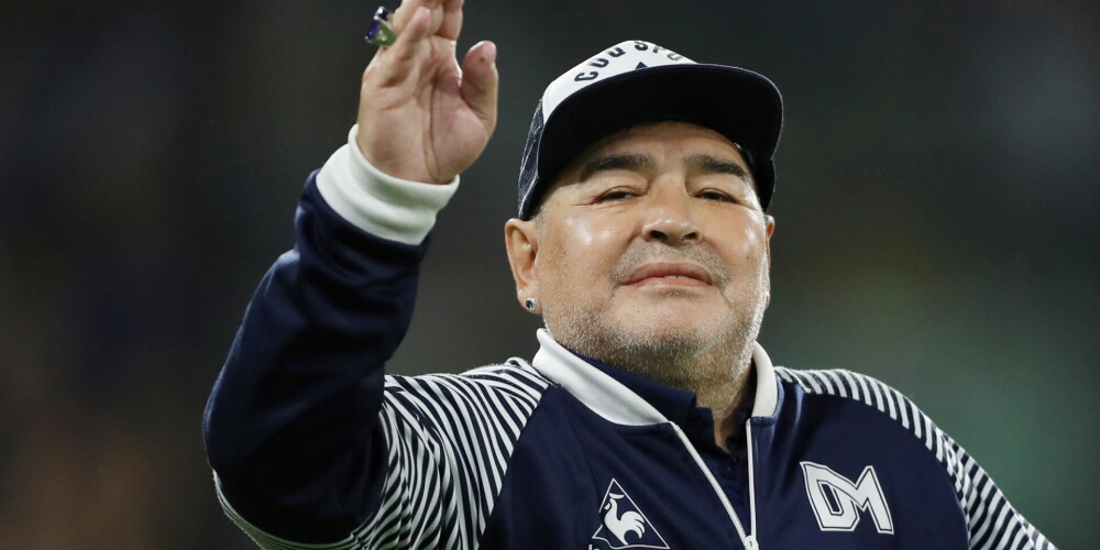 Argentīnas futbola leģenda Djego Maradona ievietots slimnīcā.