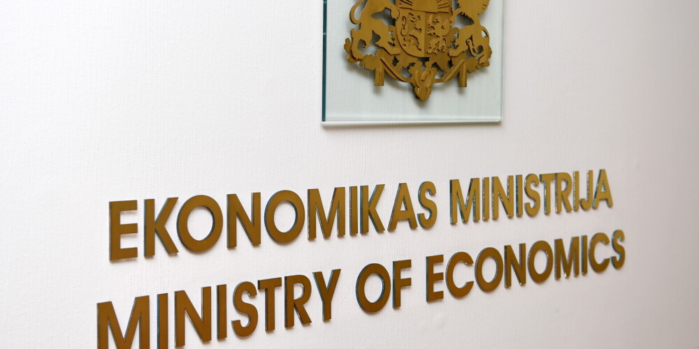 Министерство экономики Латвийской Республики (Latvijas Republikas Ekonomikas ministrija) является ведущим государственным административным органом, ответственным за экономическую политику в Латвии . Министерство также представляет экономические интересы Латвии в Европейском Союзе.