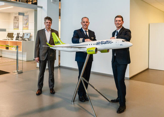 "airBaltic šefs" kā pirmais pasaulē ieguvis Airbus A220 tipa kvalifikāciju