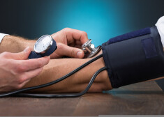 Kad asinsspiedienu novēro diennakti: skaidro kardioloģe
