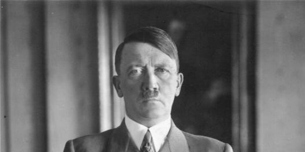 Адольф Гитлер (нем. Adolf Hitler; 20 апреля 1889, деревня Рансхофенныне — часть города Браунау-ам-Инн), Верхняя Австрия, Австро-Венгрия — 30 апреля 1945, Фюрербункер, Берлин, Германия) — немецкий политик, основоположник и центральная фигура национал-социализма, основатель тоталитарной диктатуры Третьего рейха, глава Национал-социалистической немецкой рабочей партии (1921—1945), рейхсканцлер (1933—1945), фюрер и верховный главнокомандующий вооружёнными силами Германии (1934—1945).