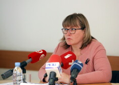 Decembra beigās Latvija varētu saņemt pirmās Covid-19 vakcīnas, paziņojusi NVD eksperte