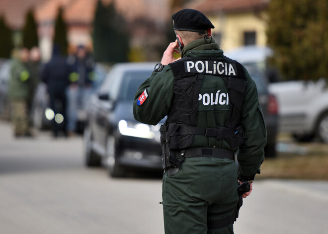 Slovākijā veikti reidi un aizturēti bijušie policijas vadītāji