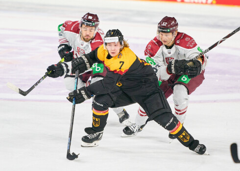 Latvijas hokeja izlase "Deutschland Cup" debitē ar uzvaru pār Vācijas U-23 valstsvienību