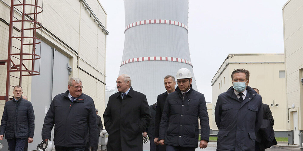 Lukašenko atklāj Astravjecas AES: "Šis ir vēsturisks brīdis. Valsts kļūst par kodollielvalsti"