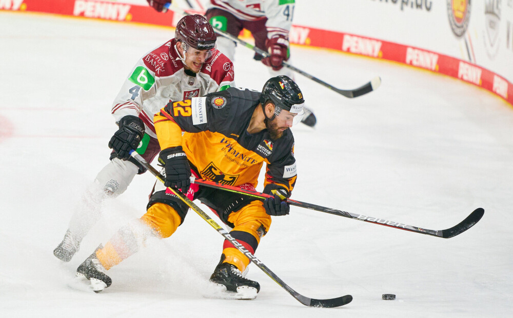 Latvijas hokeja izlase Vācijas kausa otrajā spēlē zaudē turnīra saimniecei