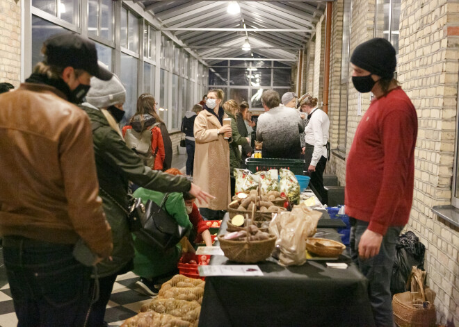 FOTO: sestdienas vakarā Rīgā atklāts "Jaunais Nakts Tirgus"