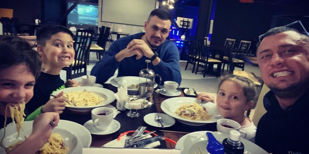 "Макароны - наше все": Прилучный порадовал детей от Муцениеце ужином в итальянском стиле
