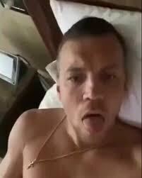 Kadrs no pikantā Artjoma Dzjubas video.