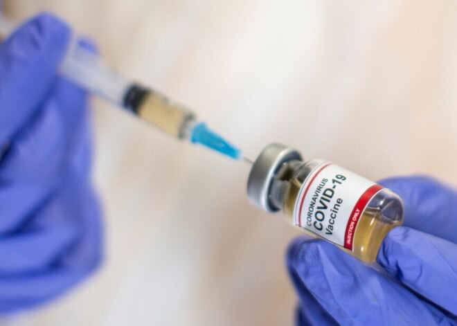 Евросоюз одобрил контракт на поставку 300 млн доз вакцины Pfizer и Biontech против коронавируса