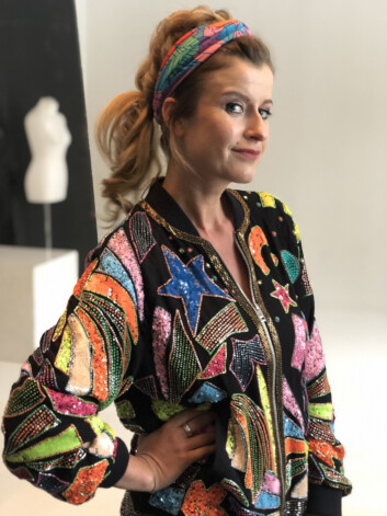 “Mana vājība ir ar ekstrēmu fliteru daudzumu apbērts apģērbs, tāpēc tētis mani bērnībā sauca par Diskopeli.”