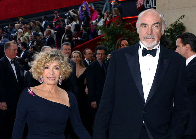 Šona Konerija 91 gadu vecajai atraitnei draud cietums un daudzu miljonu soda nauda