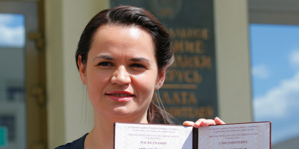 Светла́на Гео́ргиевна Тихано́вская (урождённая Пилипчук; белор. Святлана Георгіеўна Ціханоўская (Піліпчук); род. 11 сентября 1982, п. Микашевичи, Лунинецкий район, Брестская область, Белорусская ССР, СССР) — белорусский политический деятель, кандидат в президенты Республики Беларусь на выборах 2020 года. Согласно официально объявленным результатам выборов, Тихановская набрала чуть более 10 % голосов избирателей, заняв второе место. По мнению протестующих граждан Белоруссии, результаты голосования были массово сфальсифицированы, Тихановская и её сторонники считают, что она набрала большинство голосов и должна считаться избранным президентом страны.