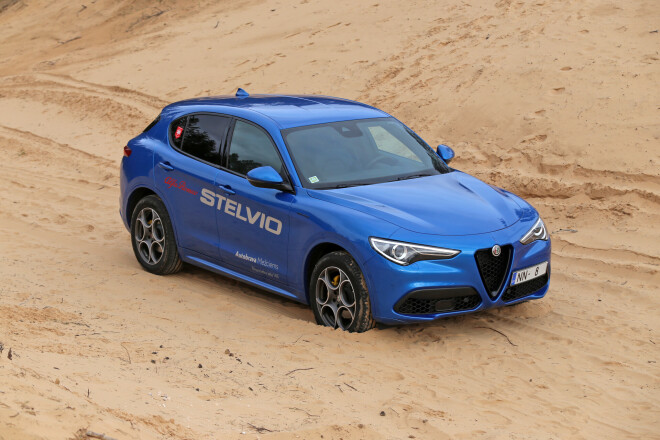 "Alfa Romeo Stelvio".