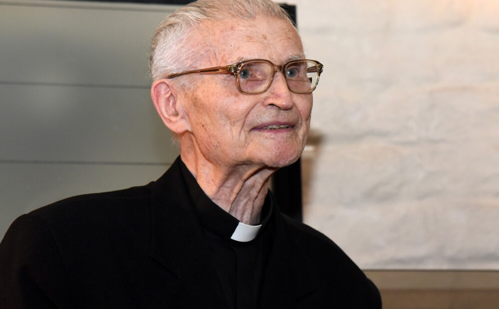 Levit congratulates Cardinal Pujata on his 90th anniversary with a Commendation and Medal