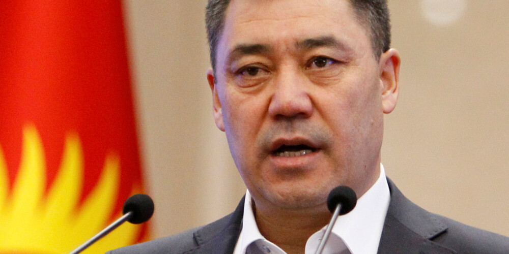 Kirgizstānas pagaidu prezidents atkāpjas no amata, lai startētu vēlēšanās