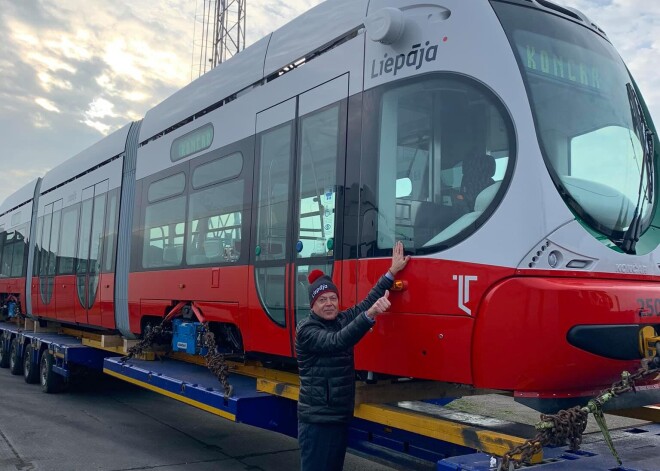 Jaunais Liepājas tramvajs ražots Horvātijas galvaspilsētas Zagrebas rūpnīcā “Končar – Electric Vehicles Inc”.