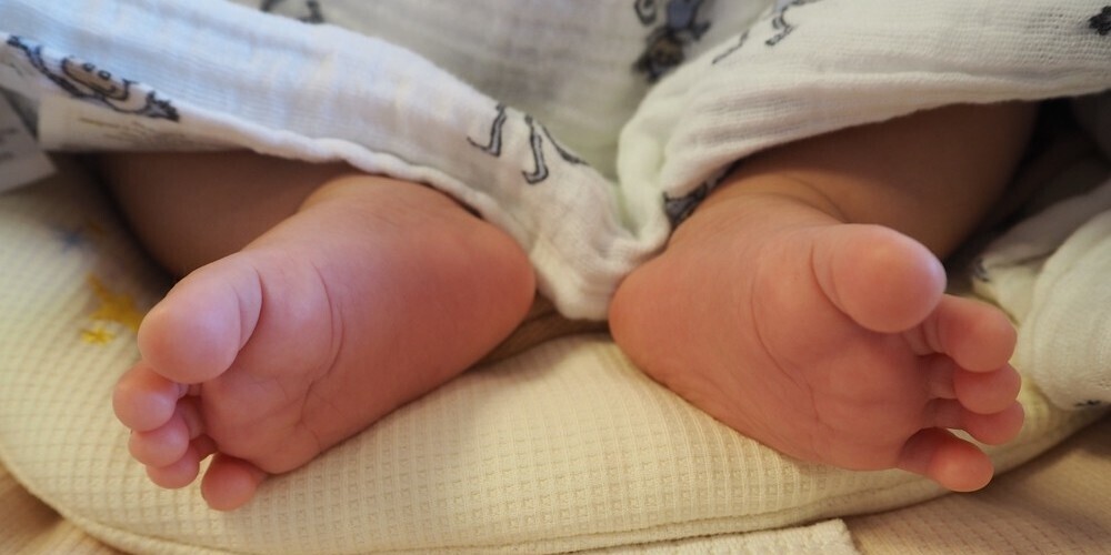 Šauļos piedzimis pirmais mazulis, kurš inficēts ar Covid-19