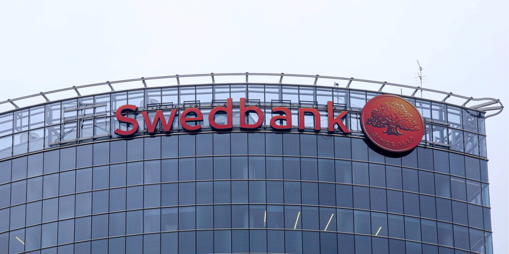 "Swedbank" atsāk pieņemt pieteikumus studiju un studējošo kredītiem