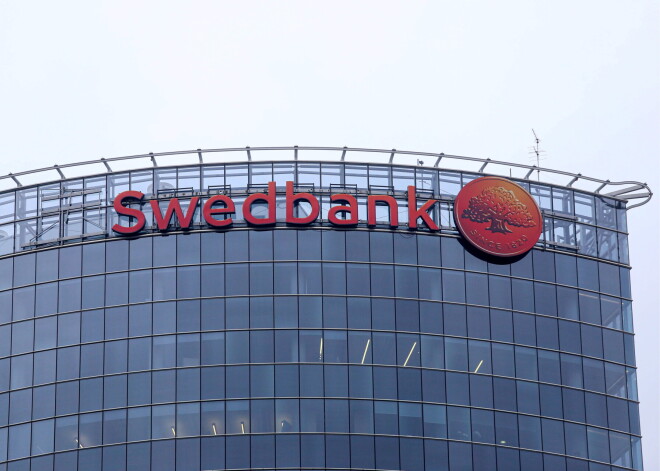 "Swedbank" atsāk pieņemt pieteikumus studiju un studējošo kredītiem