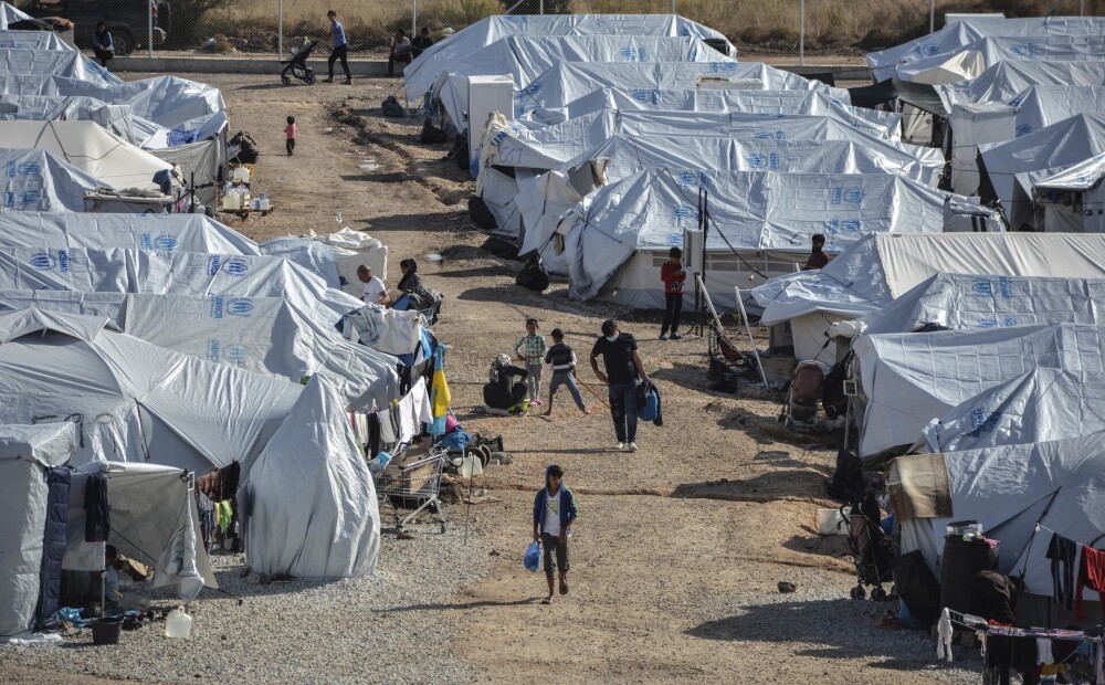 Grieķijā migrantu nometnē aizturēts 
