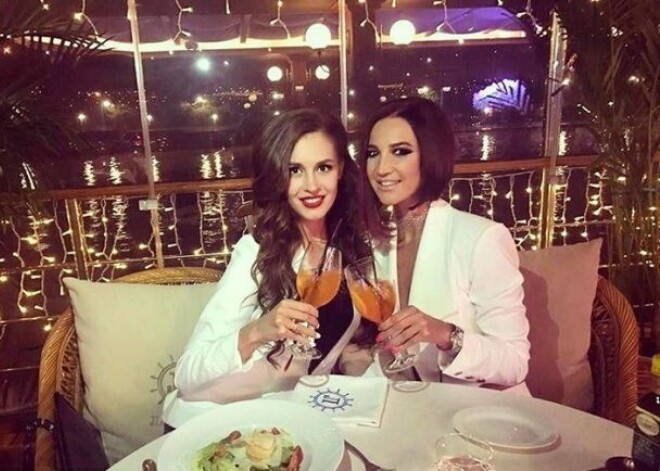 "Показывать ей слезы и сочувствие она запретила": Ольга Бузова о перенесшей инсульт сестре