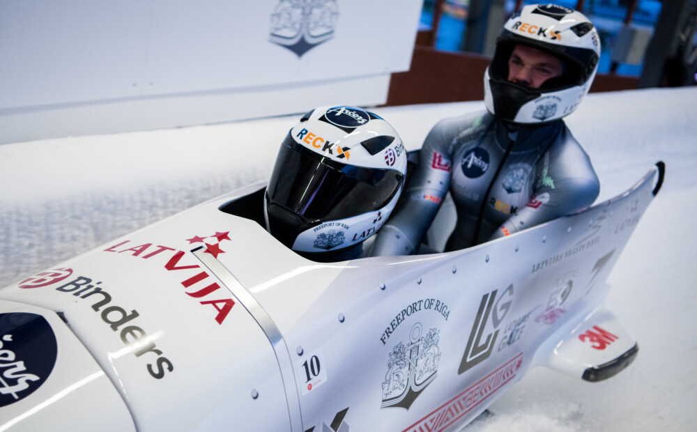 Latvian bobsleighers outside the top four after the first trip in Sigulda