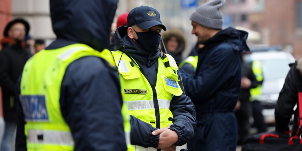 Латвийцы жалуются на полицию из-за Covid-19