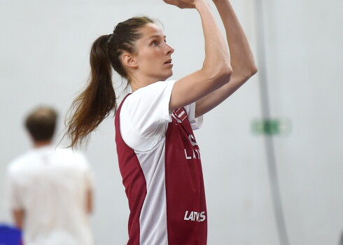 Viena no Latvijas sieviešu basketbola izlases līderēm Kristīne Vītola.