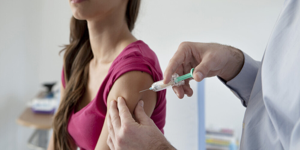 PVO uzsver nepieciešamību arī Latvijai izstrādāt detalizētus Covid-19 vakcinācijas plānus