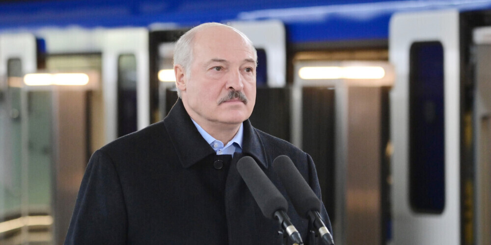Lukašenko sola, ka nebūs prezidents pēc jaunās konstitūcijas pieņemšanas
